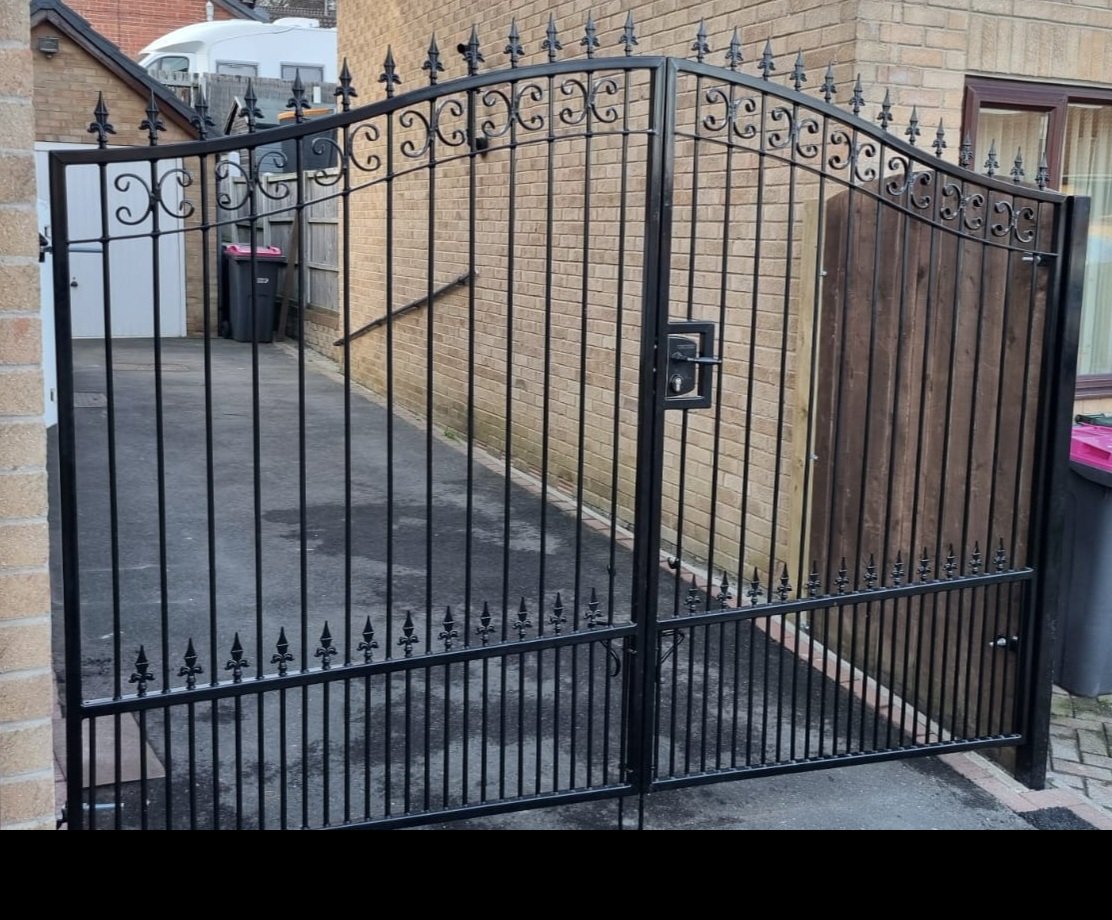 Premium Wrought Iron Driveway Gates - Image 3